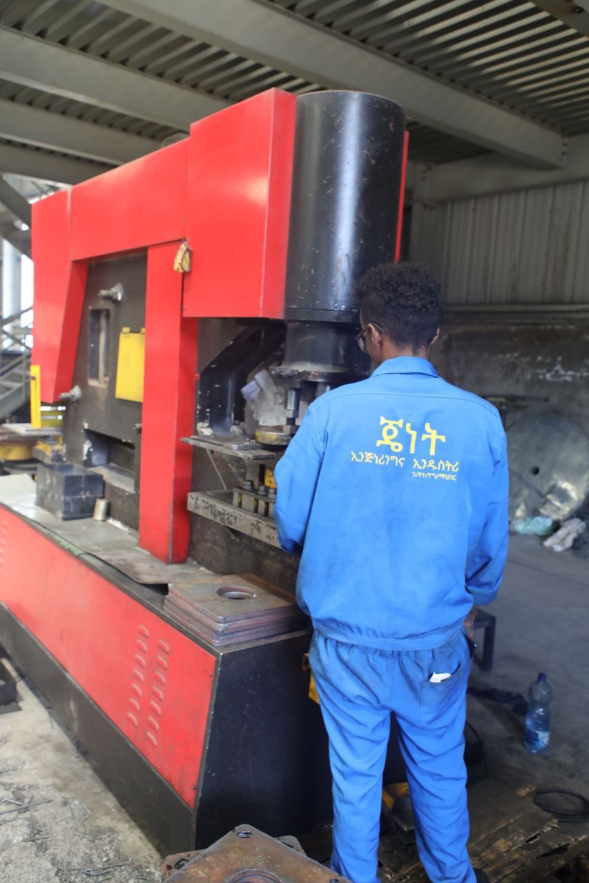 Steel cutting equipment